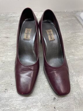 Jessica Women's Plum Leather Pumps